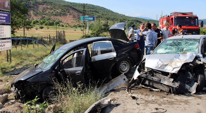 Kanlı Bayram! 4 Günlük Kaza Bilançosu: 64 Ölü, 312 Yaralı haberi